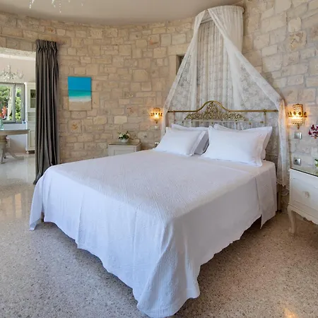 Villa Emerald Blue Paxos *