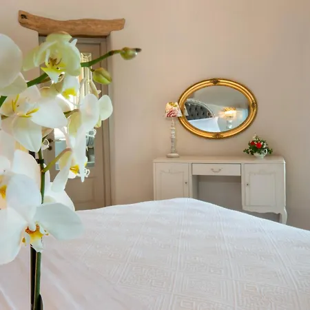 Emerald Blue Paxos Velianitátika